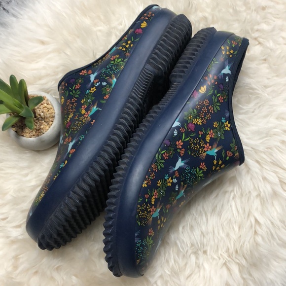 WesternChief Hummingbirds CLOGS-Navy EUC - Picture 8 of 8